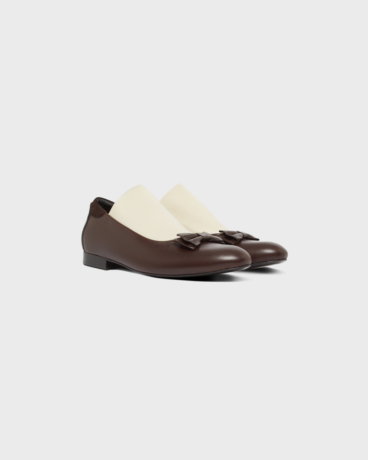Elastic Opera Shoe in Brown & Ivory