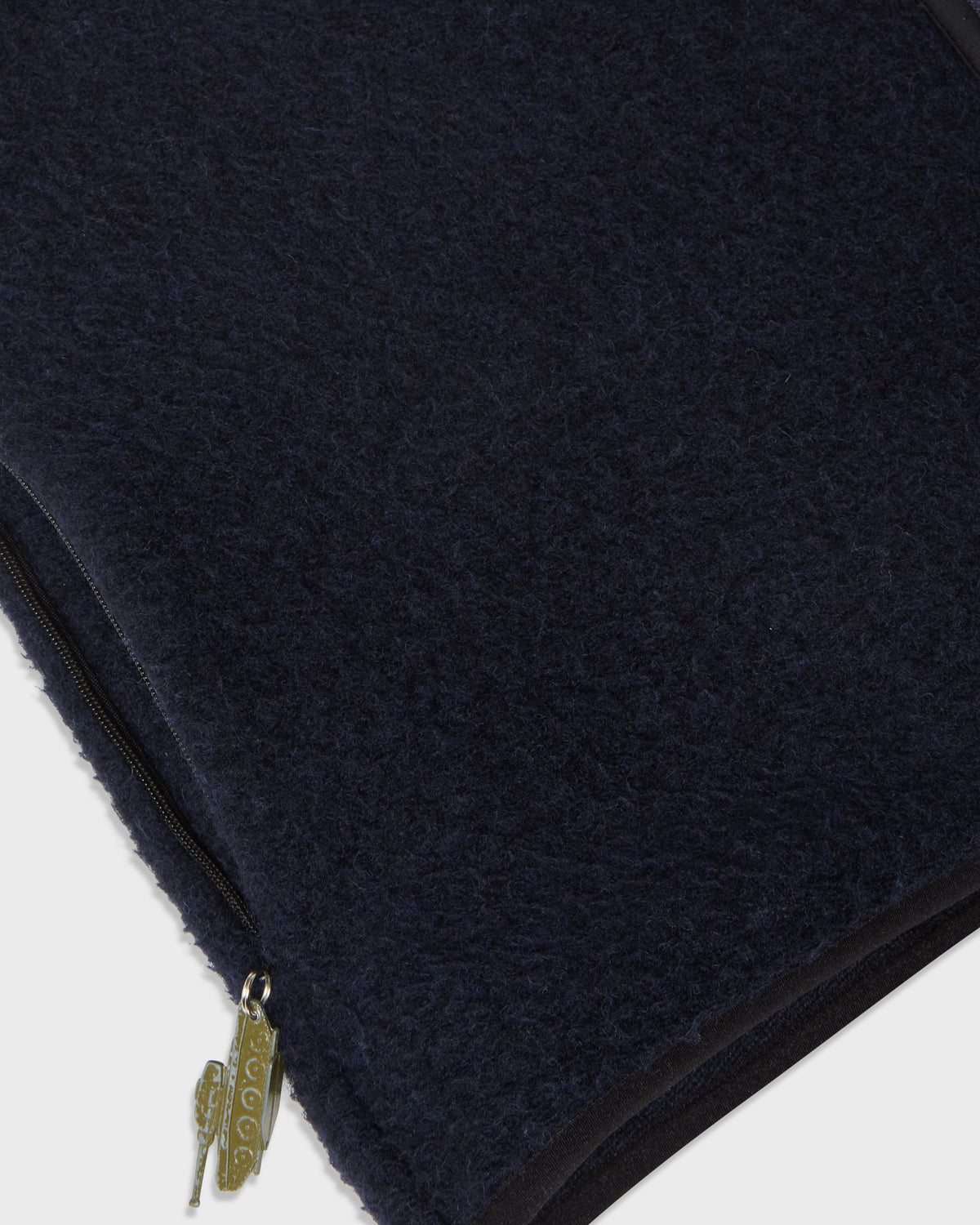 Quilted Sleeve Fleece in Navy